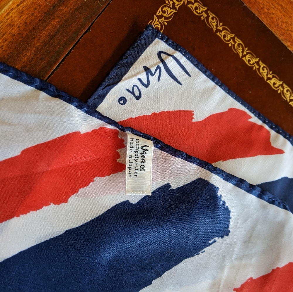 VINTAGE Vera Neumann square scarf